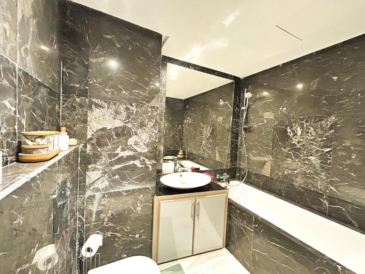 Charming Flat In Seafront - 2 Bedrooms *